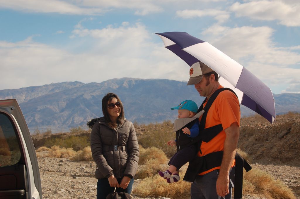 Parking along Cottonwood Canyon Road and preparing for the hike.  Notice the umbrella which kept Stefan out of the sun: